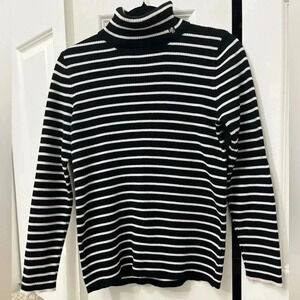Vintage Lauren Ralph Lauren knit turtle neck, fits like a Medium